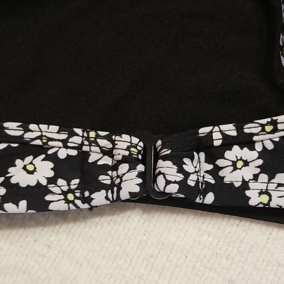 Forever21 Swim SET Top & Bottom - Daisies - Picture 4 of 10